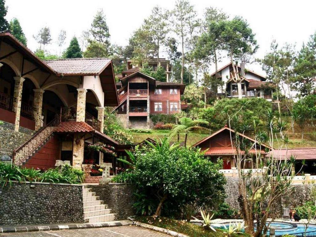 Talita Resort Ciloto Puncak Exterior photo